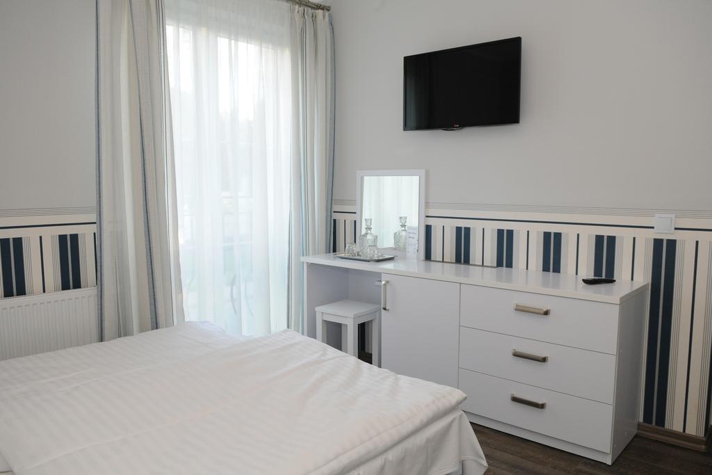 Pension Villa Karmelia Darlowko Room photo